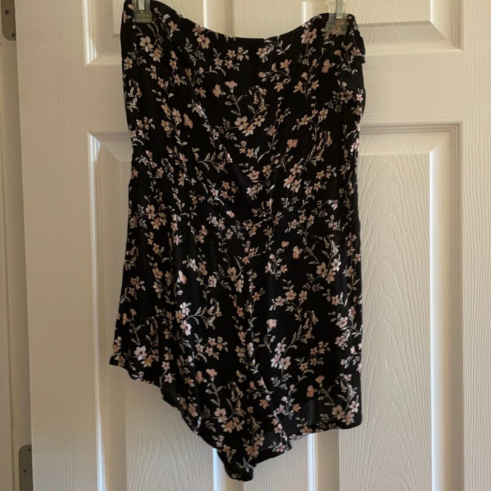Forever 21 black and pink strapless romper, size L